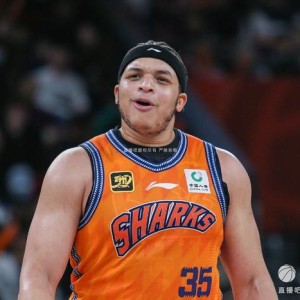 媒体人：洛夫顿和上海没达成续约协议 前者的薪水主张超球队预算